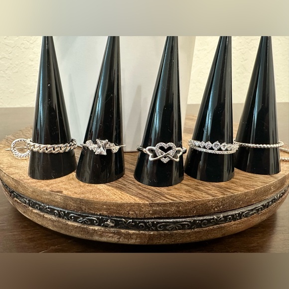 Elegant Silver Ring Set - Picture 2 of 4